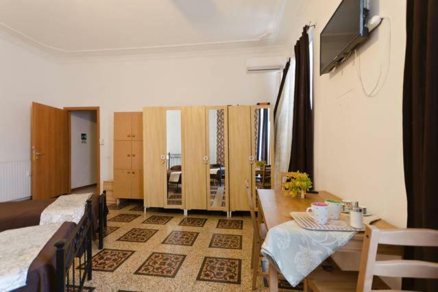 Hostel Castello Maggiore Roma Exterior foto